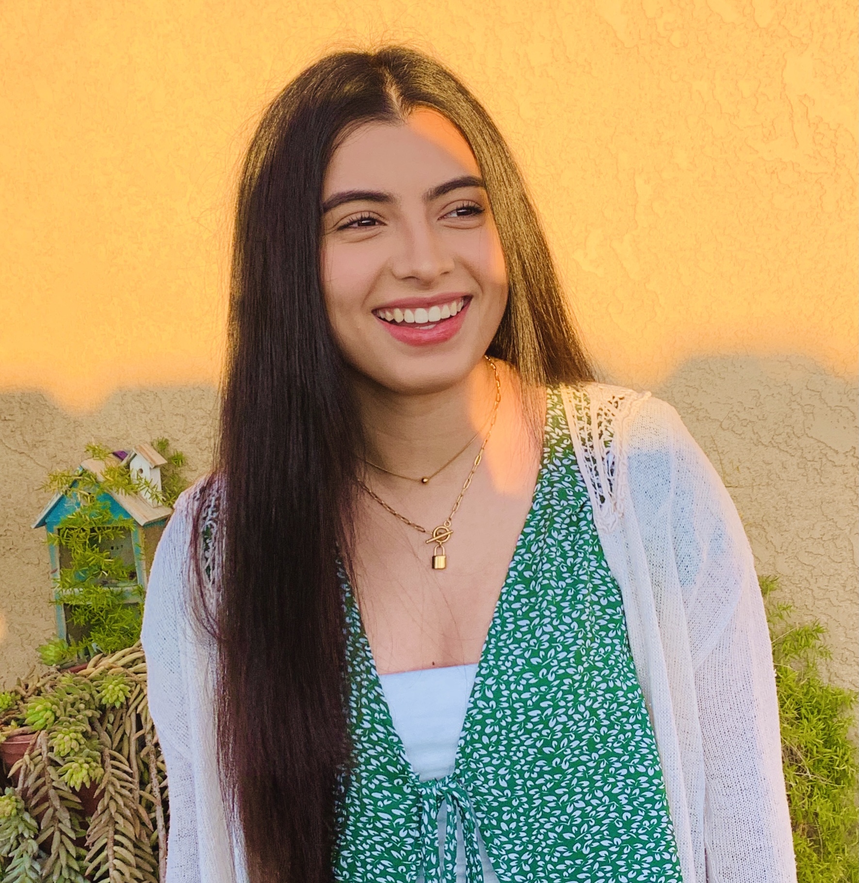 Stefany's profile picture.